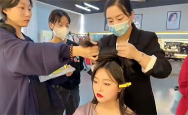 普通女孩做自由化妆师，如何快速入行？