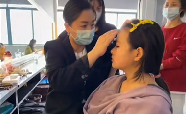 学历低，难就业，女孩子可以选择哪些职业？